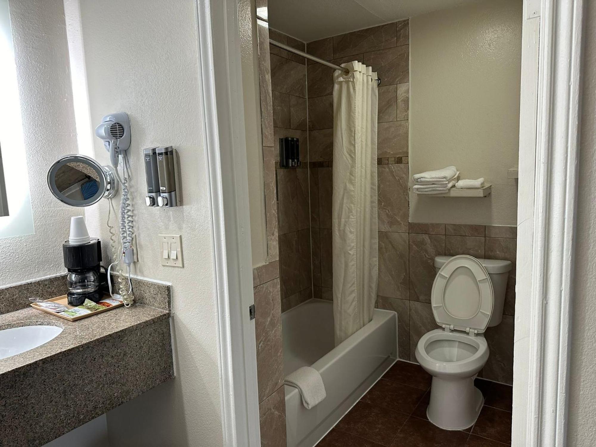 Palace Inn I-45 & Bellfort Houston Ngoại thất bức ảnh