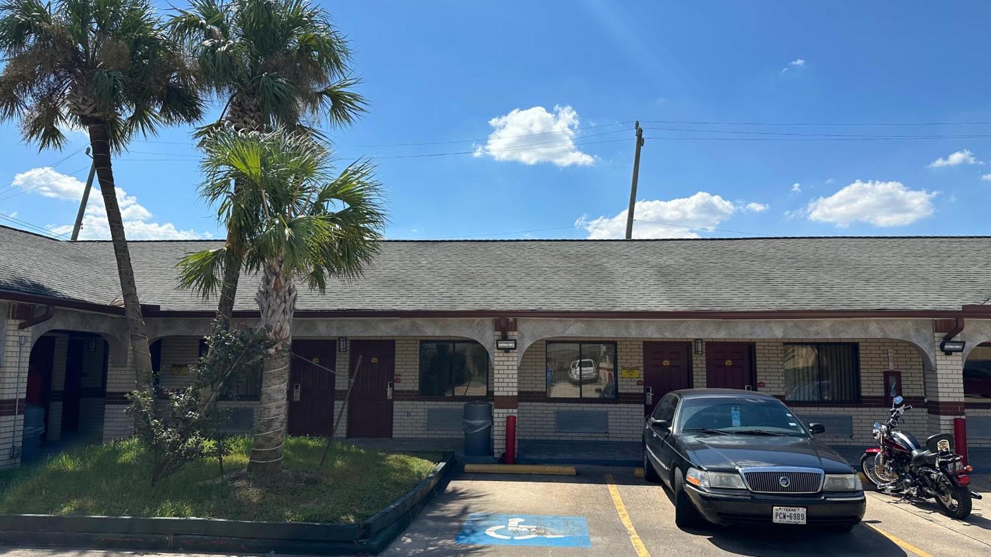 Palace Inn I-45 & Bellfort Houston Ngoại thất bức ảnh